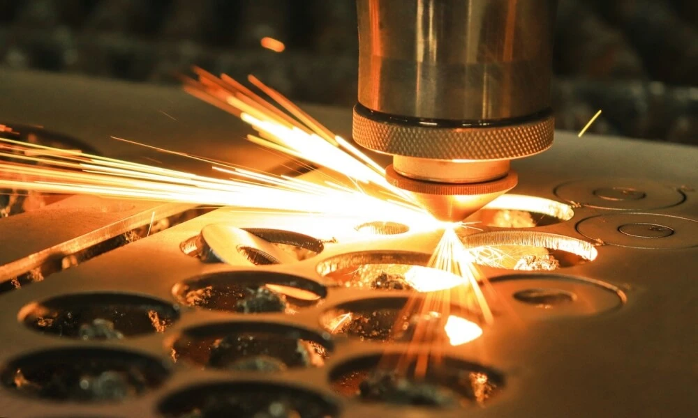 Cutting of metal with laser cutting machine