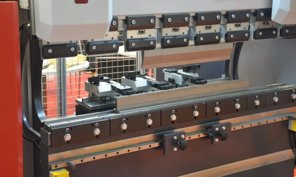Press brake with installed top and bottom bending tools